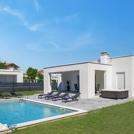 With Private Pool And Jacuzzi *