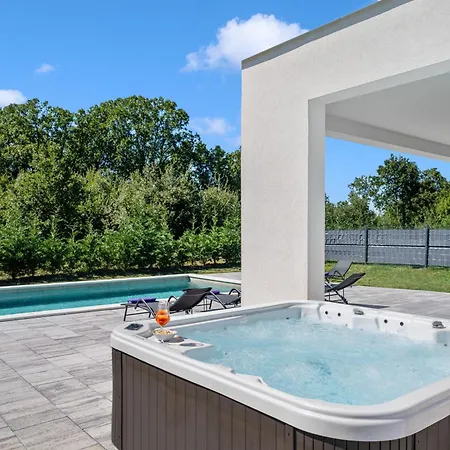 فيلة With Private Pool And Jacuzzi لابين