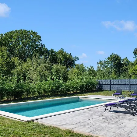 Villa With Private Pool And Jacuzzi *